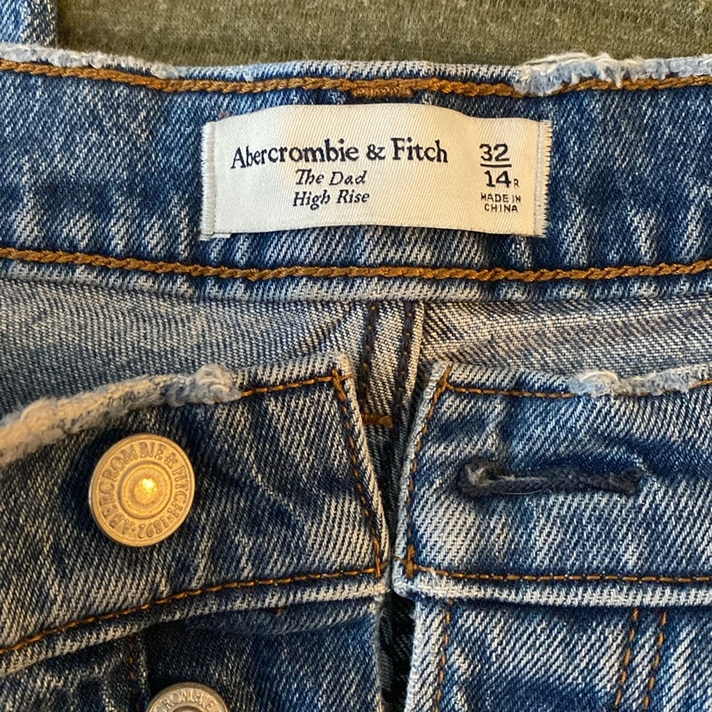 Abercrombie & Fitch: The Dad High Rise Jeans